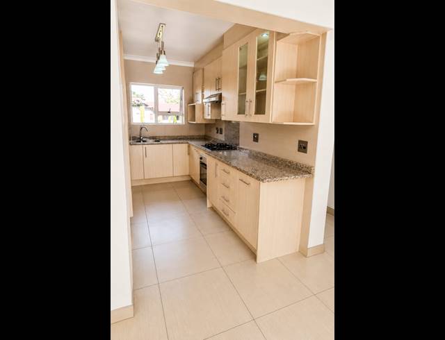 2 BEDROOM TOWNHOUSE FOR SALE IN VAALPARK